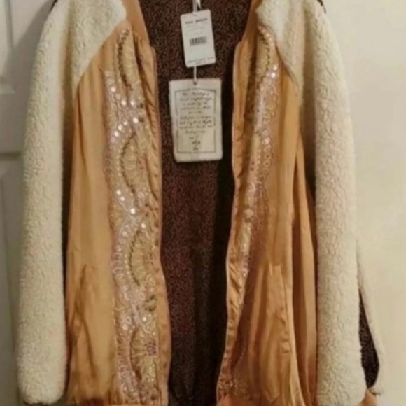NWT FREE PEOPLE REVERSIBLE BOMBER SHEARLING JACKET. Size Small Retail$398 - Picture 3 of 6
